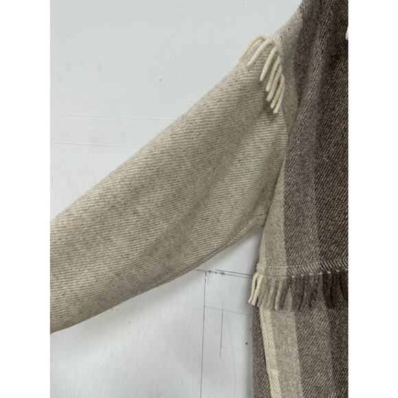 Vintage Rusk & Finch Wool Fringe Koala Bear Cardigan jacket Shacket Med/Large? - Picture 5 of 6